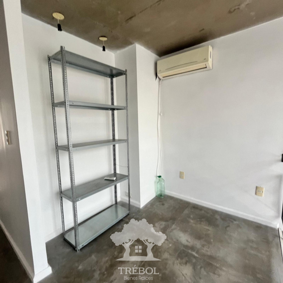 Apartamento ID.104 - Venta Apartamento 1 Dormitorio Dúplex Con Renta Ciudad Vieja Montevideo V 