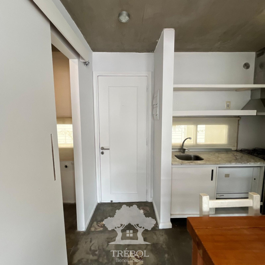 Apartamento ID.104 - Venta Apartamento 1 Dormitorio Dúplex Con Renta Ciudad Vieja Montevideo V 