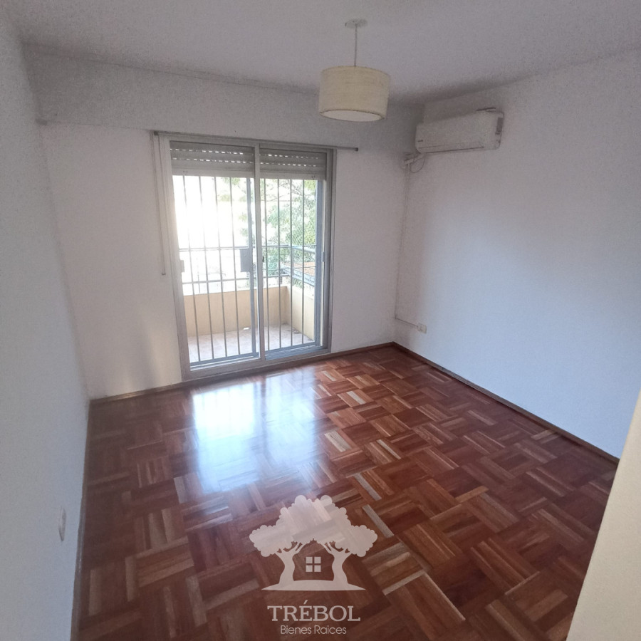 Apartamento ID.214 - Alquiler Apartamento 4 Dormitorios PocitosMontevideo D