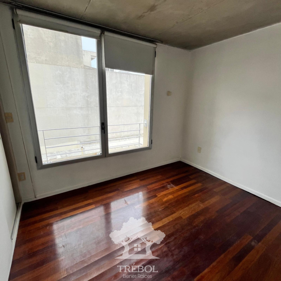 Apartamento ID.104 - Venta Apartamento 1 Dormitorio Dúplex Con Renta Ciudad Vieja Montevideo V 