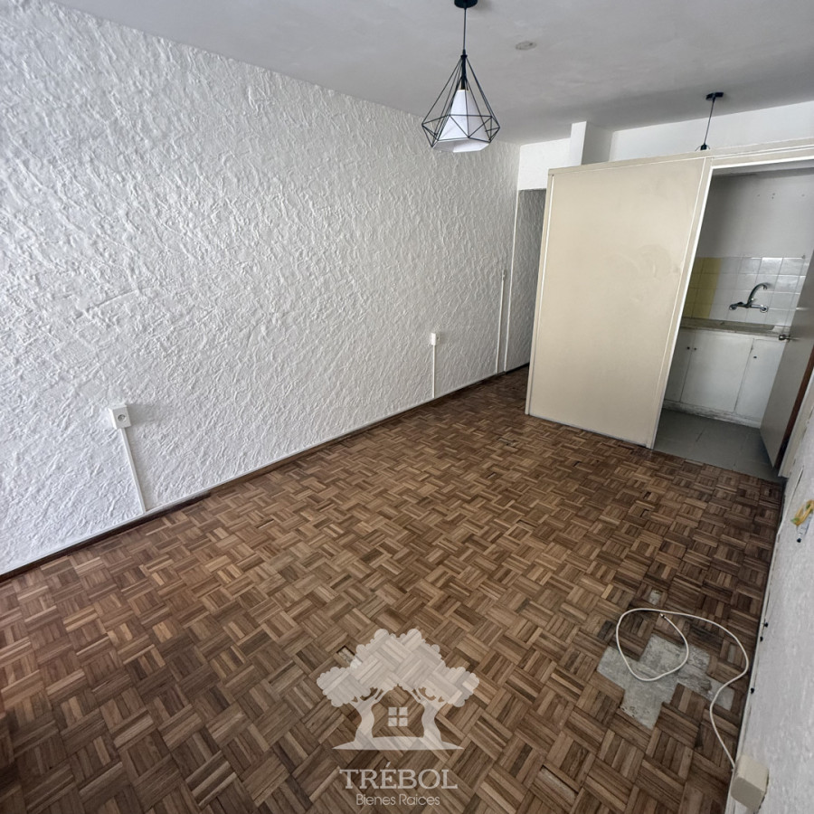 Apartamento ID.200 - Alquiler Monoambiente Centro Montevideo B