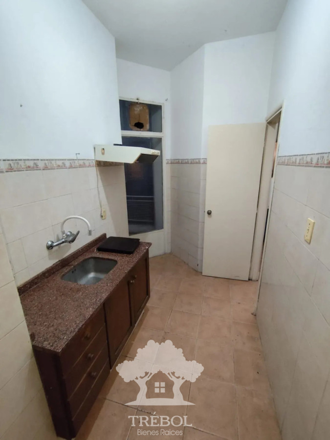 Apartamento ID.300 - Alquiler Apartamento 3 Dormitorios Centro Montevideo D