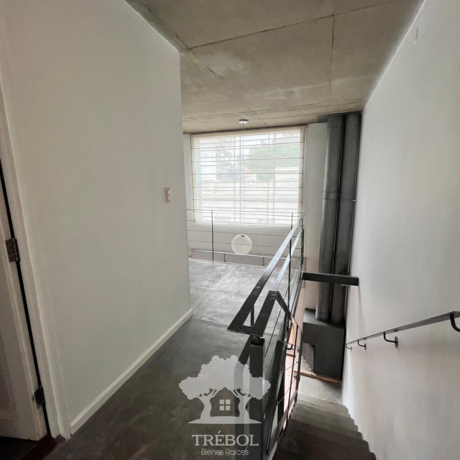 Apartamento ID.104 - Venta Apartamento 1 Dormitorio Dúplex Con Renta Ciudad Vieja Montevideo V 