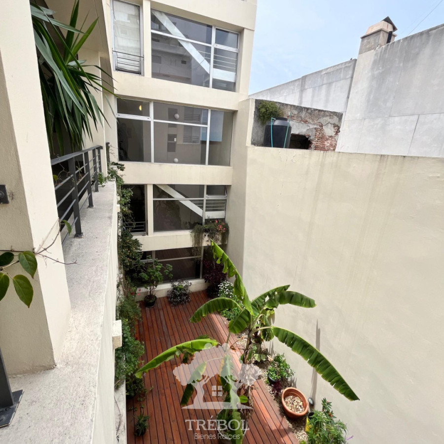 Apartamento ID.104 - Venta Apartamento 1 Dormitorio Dúplex Con Renta Ciudad Vieja Montevideo V 