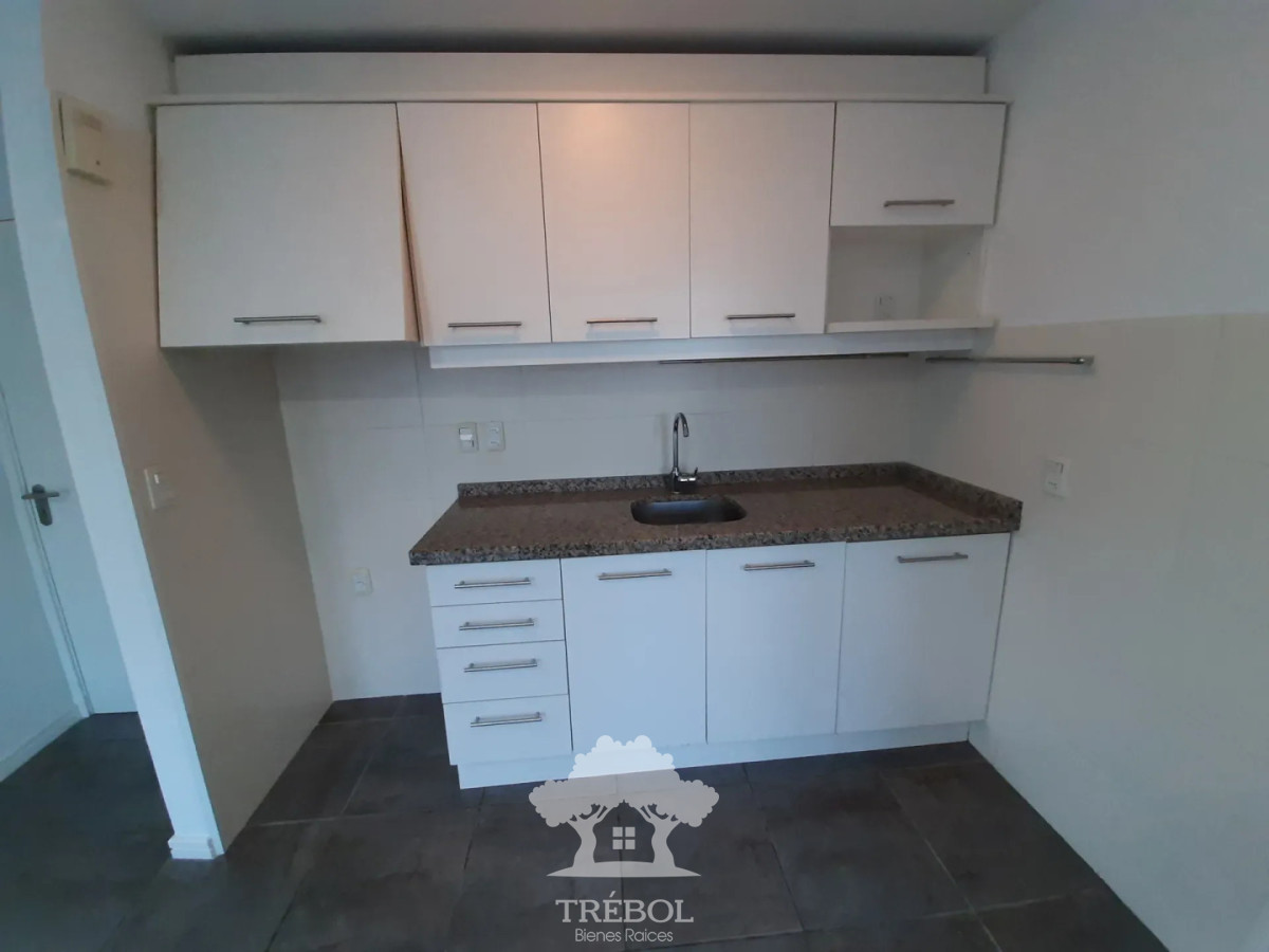 Apartamento ID.211 - Alquiler Apartamento 1 Dormitorios Parque Batlle Montevideo D