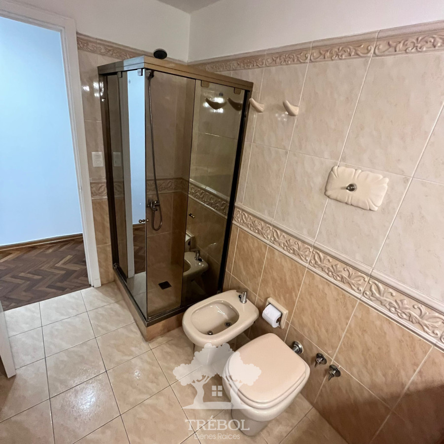 Apartamento ID.137 - Alquiler Apartamento 4 Dormitorios Pocitos Montevideo D