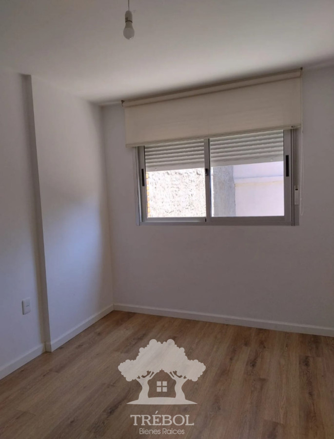 Apartamento ID.141 - Alquiler Apartamento 2 Dormitorios Garaje Barrio Sur Montevideo D