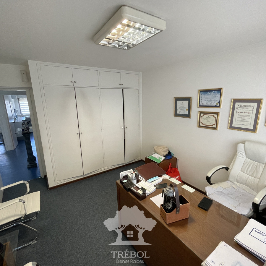 Apartamento ID.47 - Venta Apartamento 4 dormitorios Centro Montevideo G