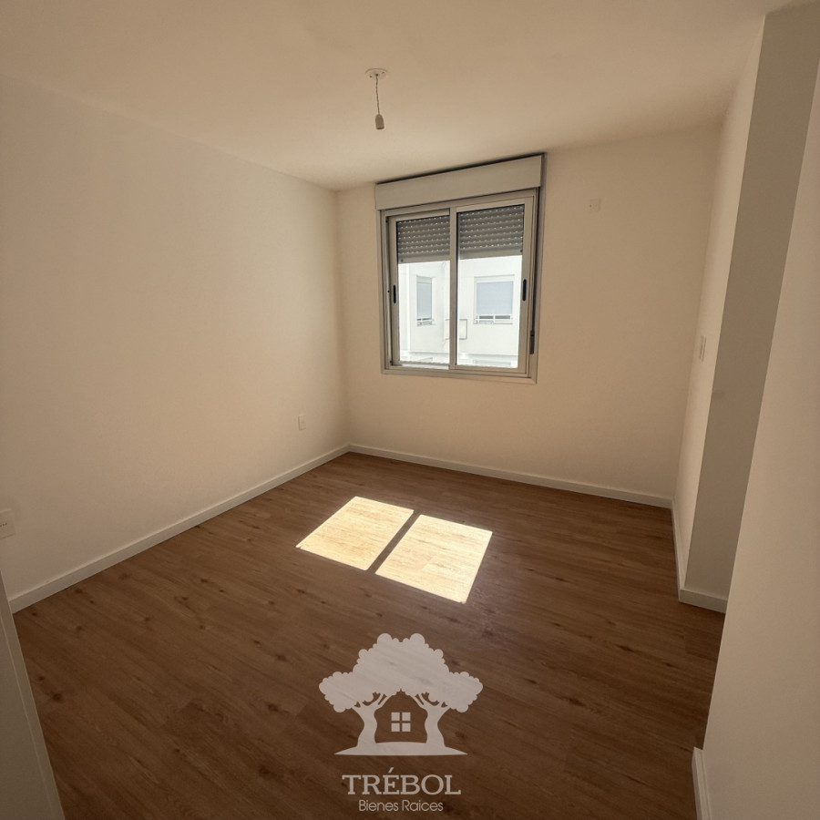 Apartamento ID.435 - Venta Apartamento 2 Dormitorios con Garage Centro Montevideo B