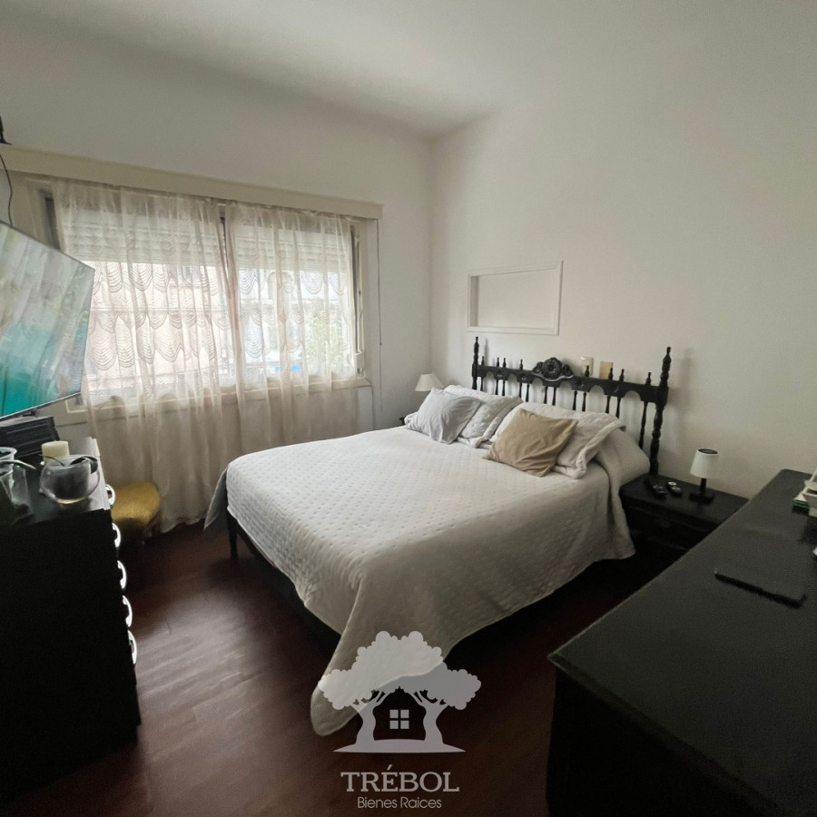 Apartamento ID.107 - Venta Apartamento 4 Dormitorios Centro Montevideo V 
