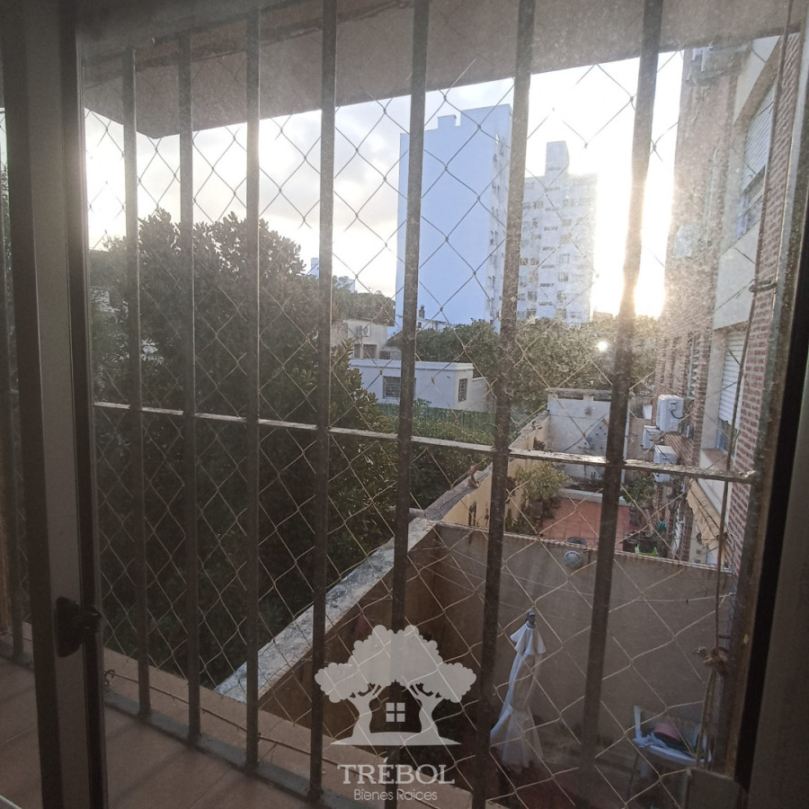 Apartamento ID.214 - Alquiler Apartamento 4 Dormitorios PocitosMontevideo D