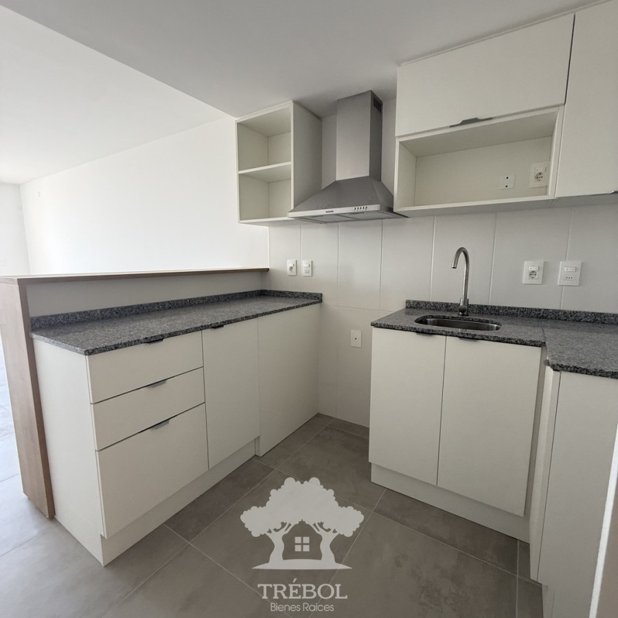 Apartamento ID.435 - Venta Apartamento 2 Dormitorios con Garage Centro Montevideo B