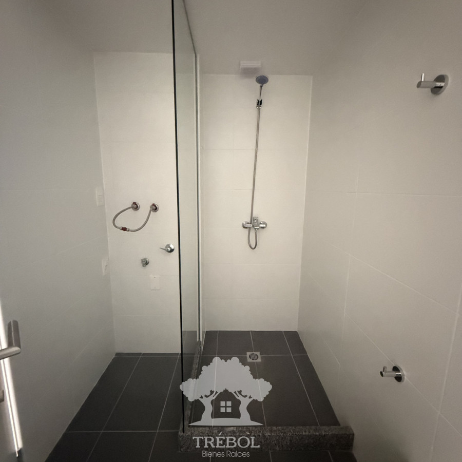 Apartamento ID.435 - Venta Apartamento 2 Dormitorios con Garage Centro Montevideo B