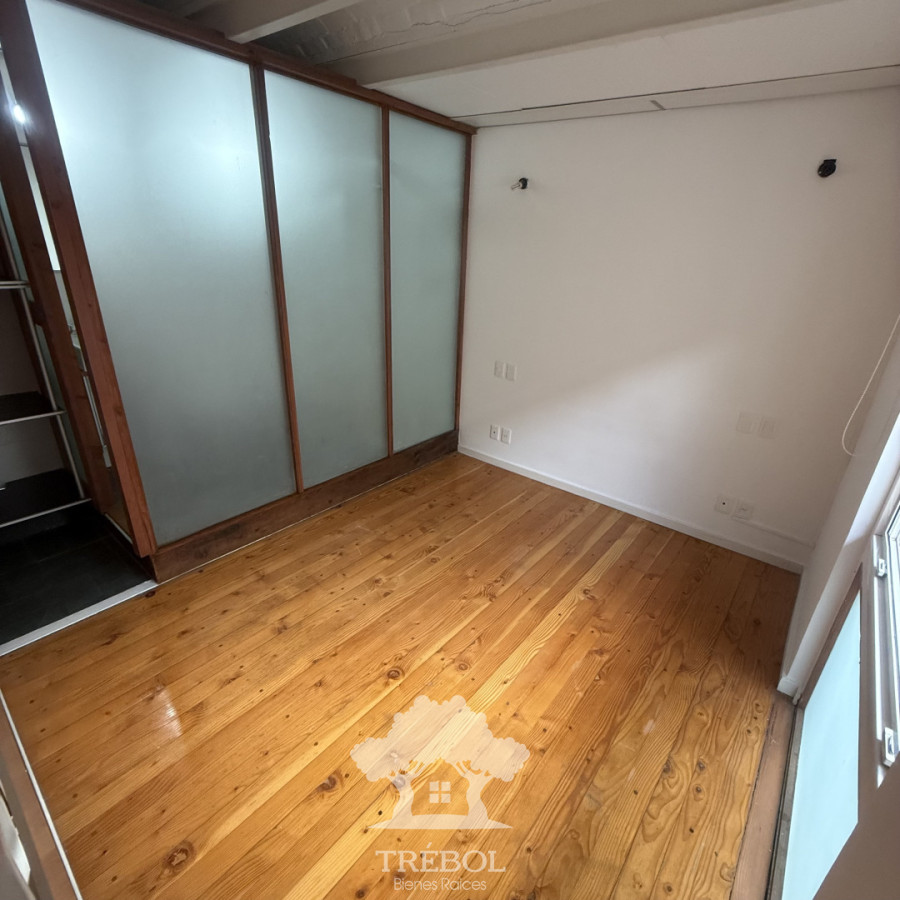 Apartamento ID.237 - Alquiler apartamento triplex Palermo Montevideo B