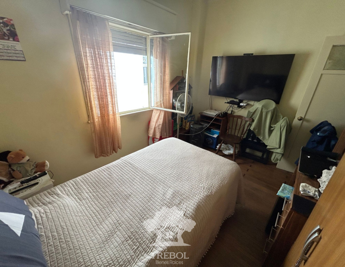 Apartamento ID.138 - Venta Apartamento 2 Dormitorios con Renta Ciudad Vieja Montevideo B