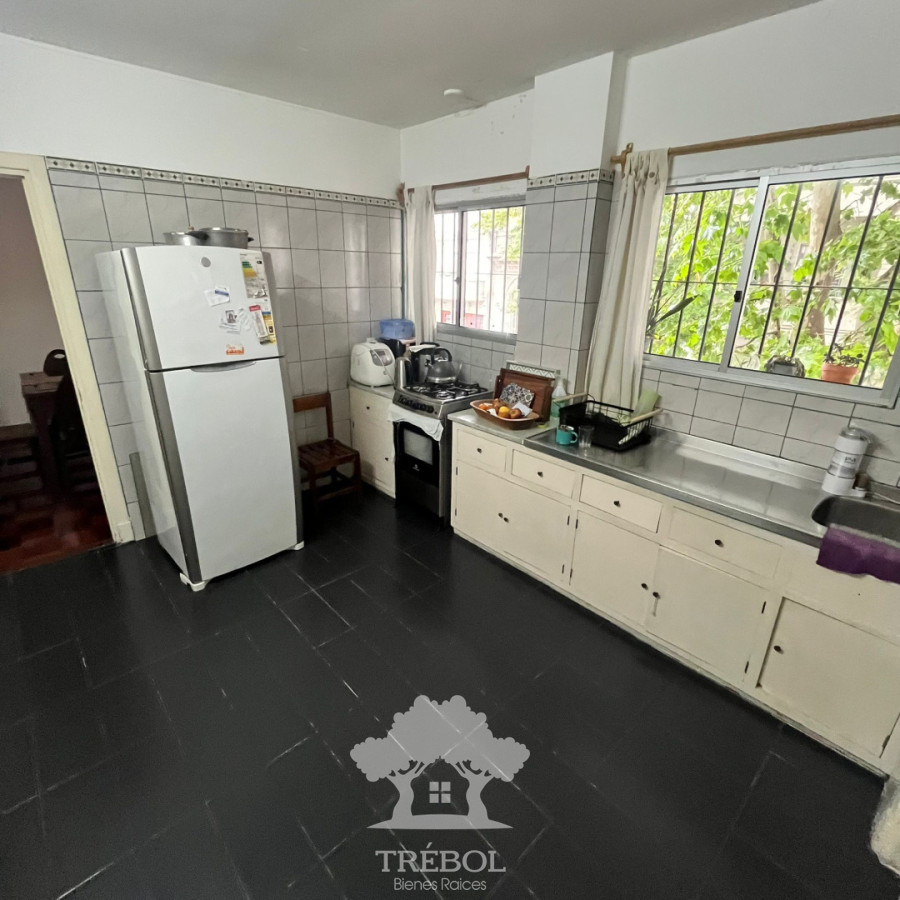 Apartamento ID.107 - Venta Apartamento 4 Dormitorios Centro Montevideo V 