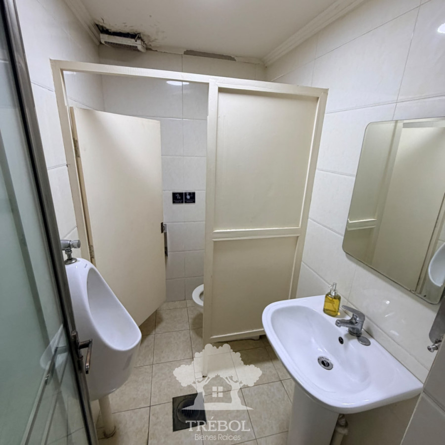 Apartamento ID.363 - Alquiler Local  Ciudad Vieja Montevideo D
