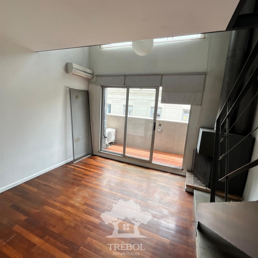 Apartamento ID.104 - Venta Apartamento 1 Dormitorio Dúplex Con Renta Ciudad Vieja Montevideo V 