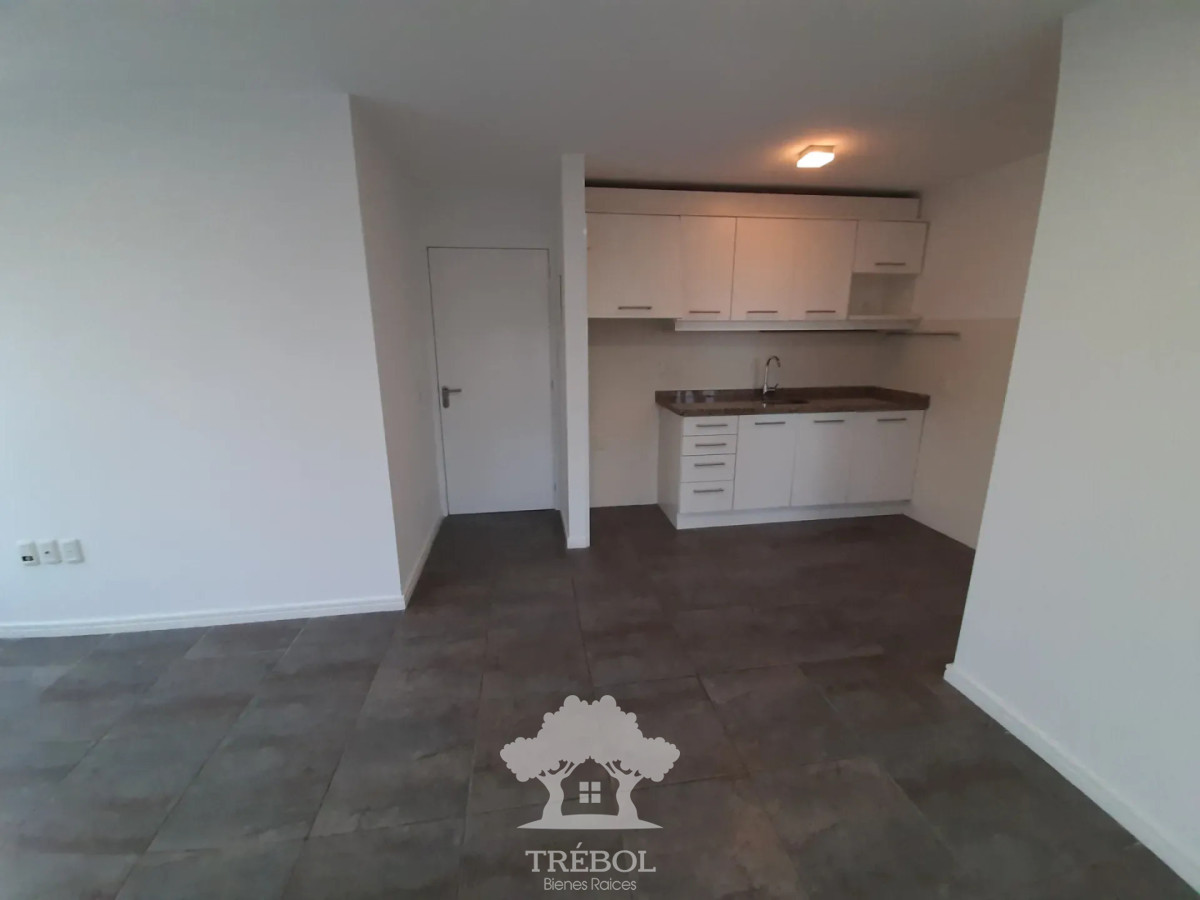 Apartamento ID.211 - Alquiler Apartamento 1 Dormitorios Parque Batlle Montevideo D