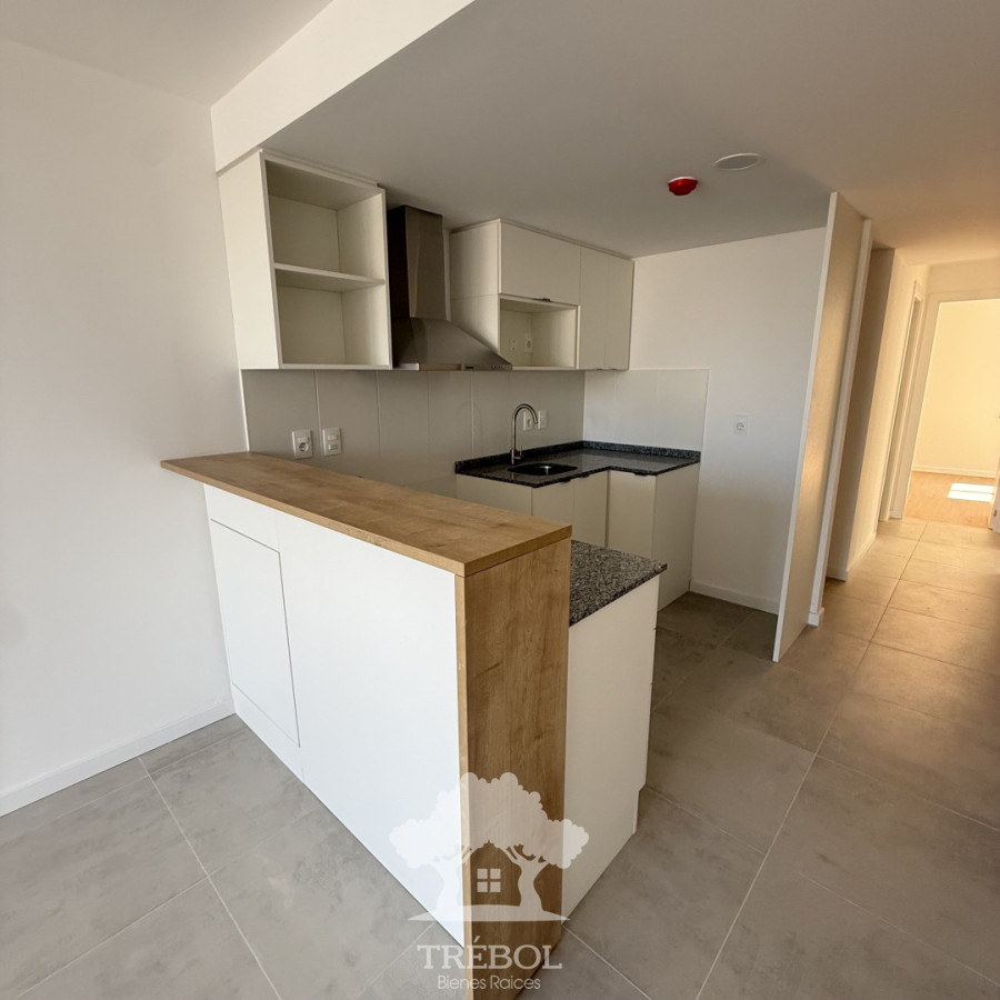 Apartamento ID.435 - Venta Apartamento 2 Dormitorios con Garage Centro Montevideo B