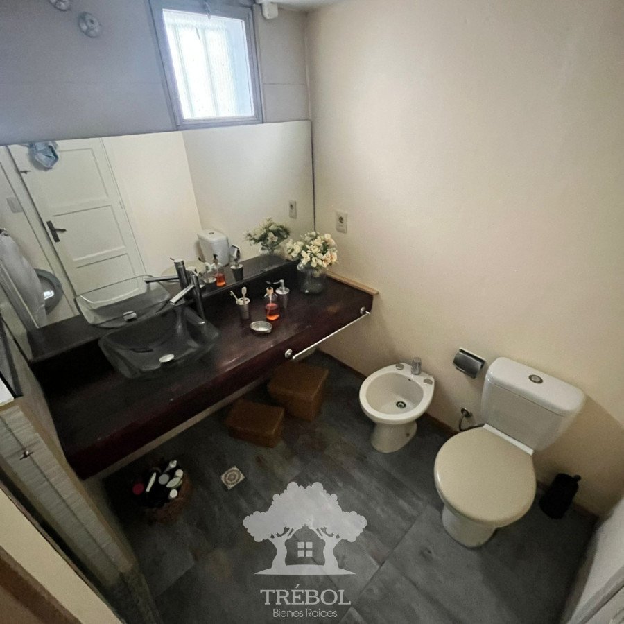 Apartamento ID.107 - Venta Apartamento 4 Dormitorios Centro Montevideo V 