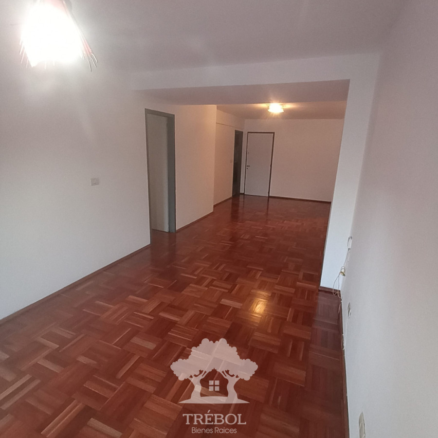 Apartamento ID.214 - Alquiler Apartamento 4 Dormitorios PocitosMontevideo D