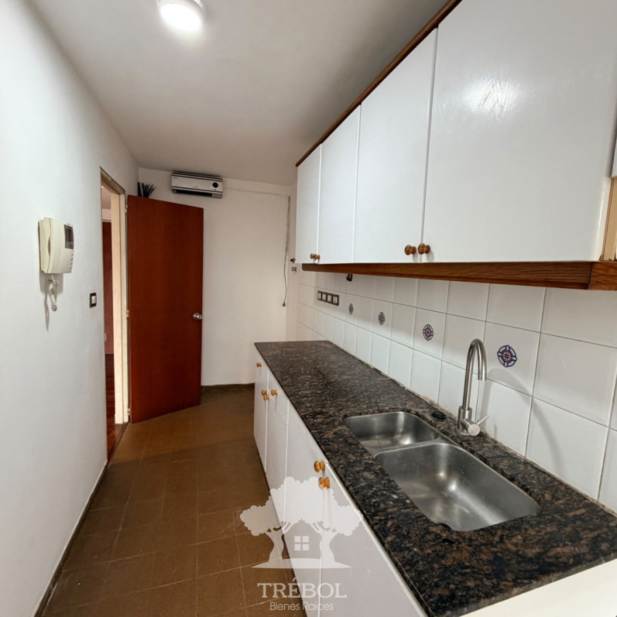 Apartamento ID.323 - Alquiler Apartamento 2 Dormitorios Tres Cruces Montevideo V 