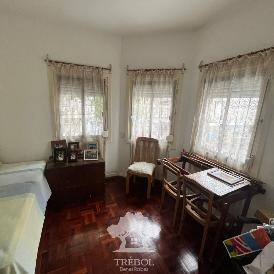 Apartamento ID.107 - Venta Apartamento 4 Dormitorios Centro Montevideo V 