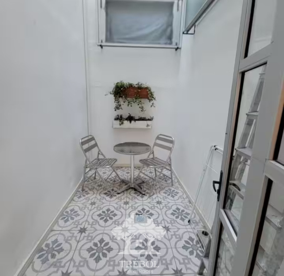Apartamento ID.270 - Alquiler Apartamento Duplex Ciudad Vieja Montevideo D