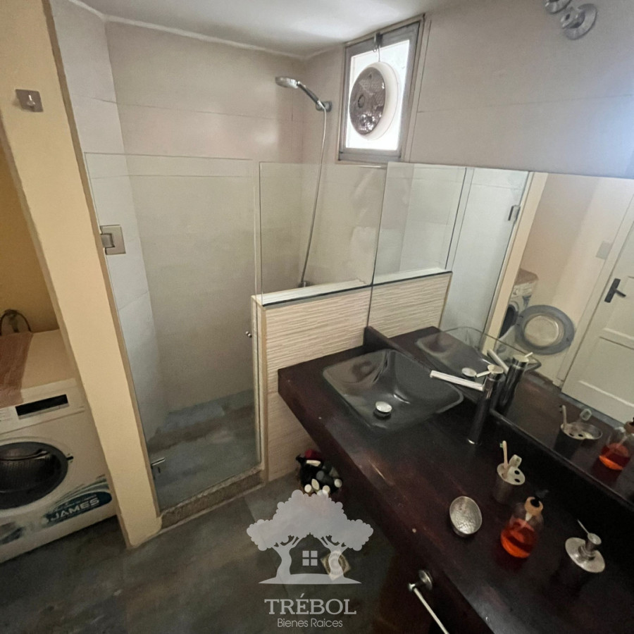 Apartamento ID.107 - Venta Apartamento 4 Dormitorios Centro Montevideo V 