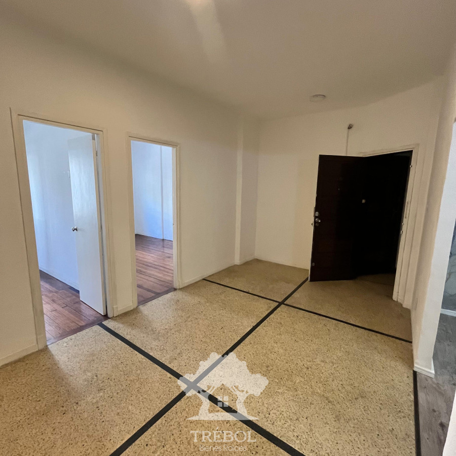 Apartamento ID.31 - Venta a Apartamento 2 Dormitorios Rentado Centro Montevideo V 