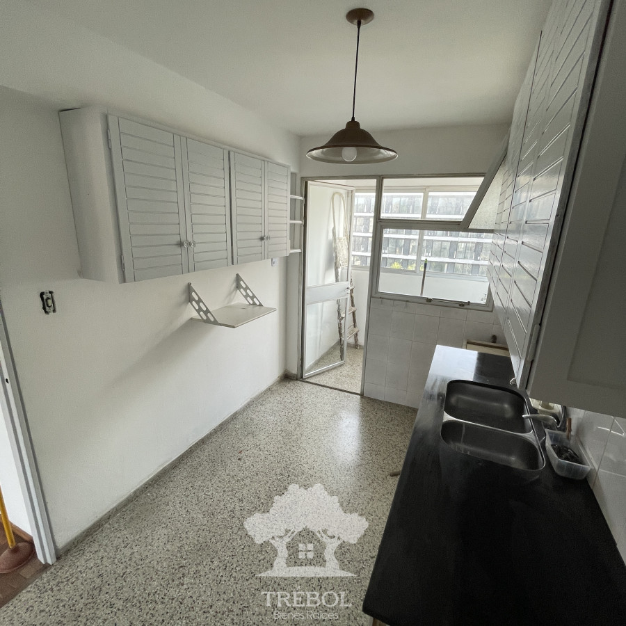 Apartamento ID.65 - Alquiler apartamento 3 Dormitorios Parque Rodó Montevidéo G