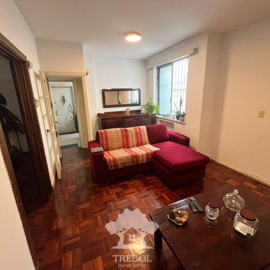 Apartamento ID.107 - Venta Apartamento 4 Dormitorios Centro Montevideo V 
