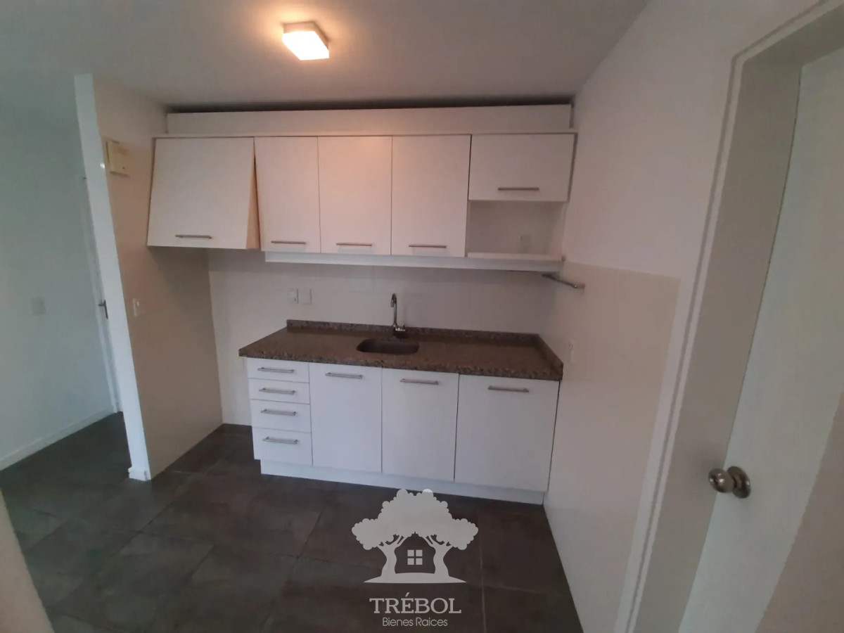 Apartamento ID.211 - Alquiler Apartamento 1 Dormitorios Parque Batlle Montevideo D