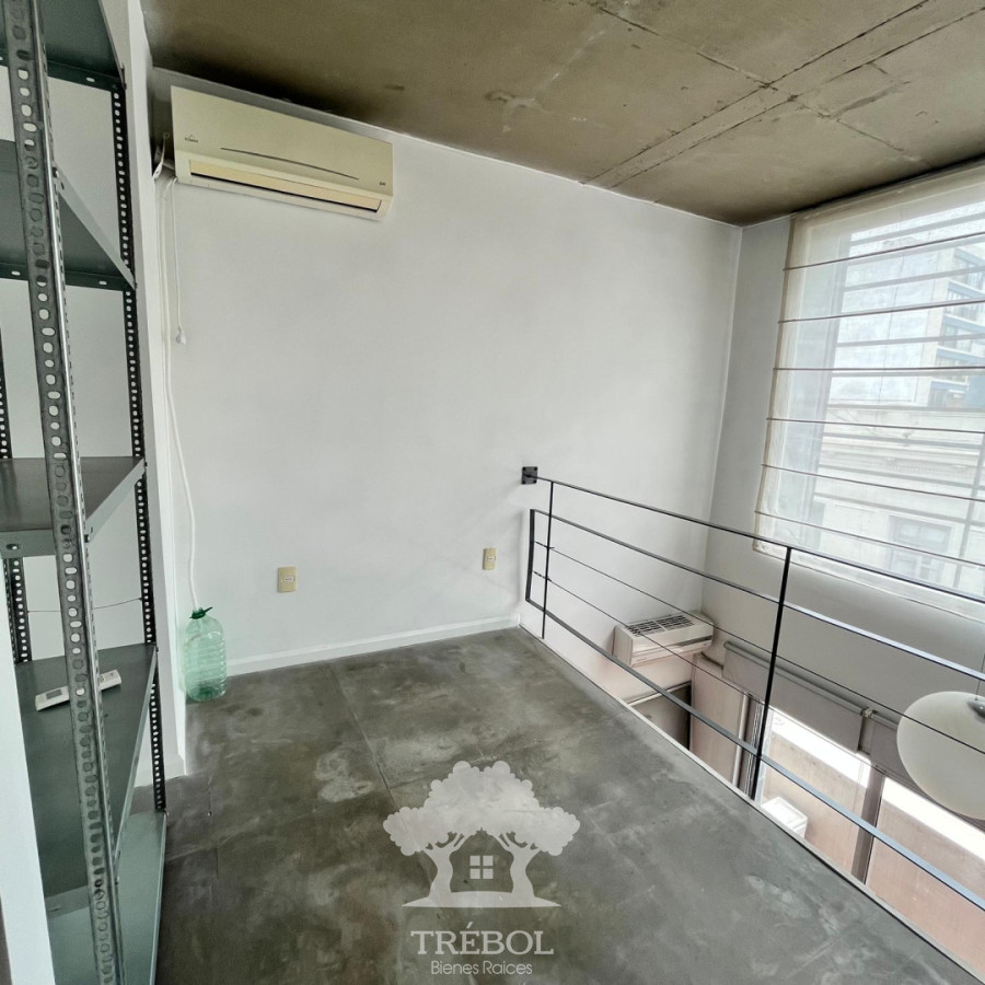 Apartamento ID.104 - Venta Apartamento 1 Dormitorio Dúplex Con Renta Ciudad Vieja Montevideo V 