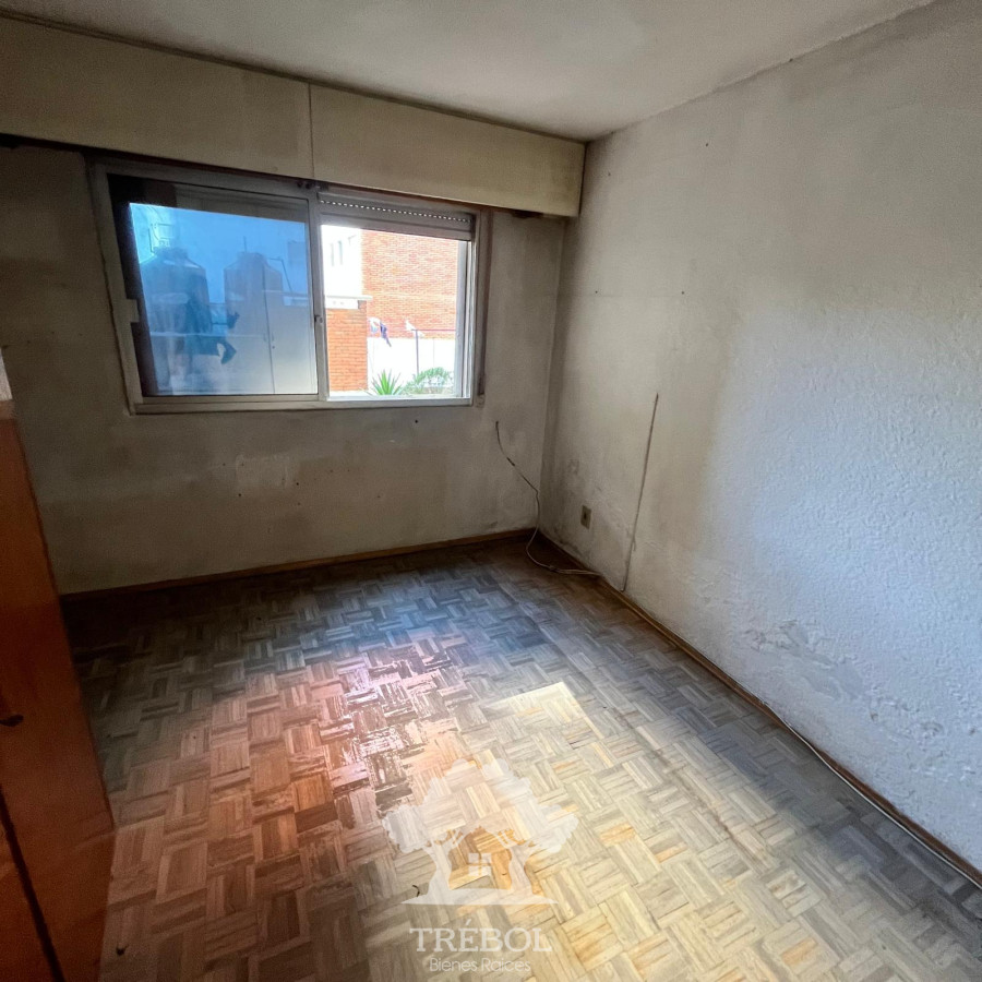 Apartamento ID.43 - Venta Apartamento 2 Dormitorios con Garaje Cordón Montevideo V 