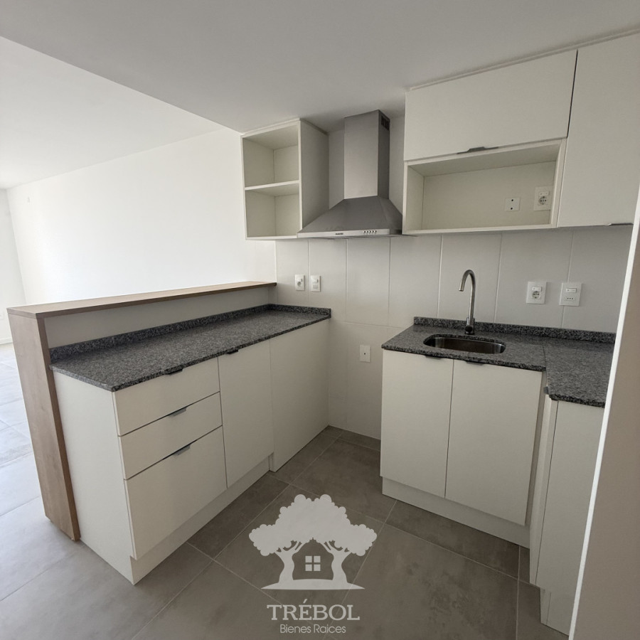 Apartamento ID.435 - Venta Apartamento 2 Dormitorios con Garage Centro Montevideo B