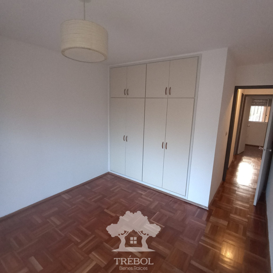 Apartamento ID.214 - Alquiler Apartamento 4 Dormitorios PocitosMontevideo D