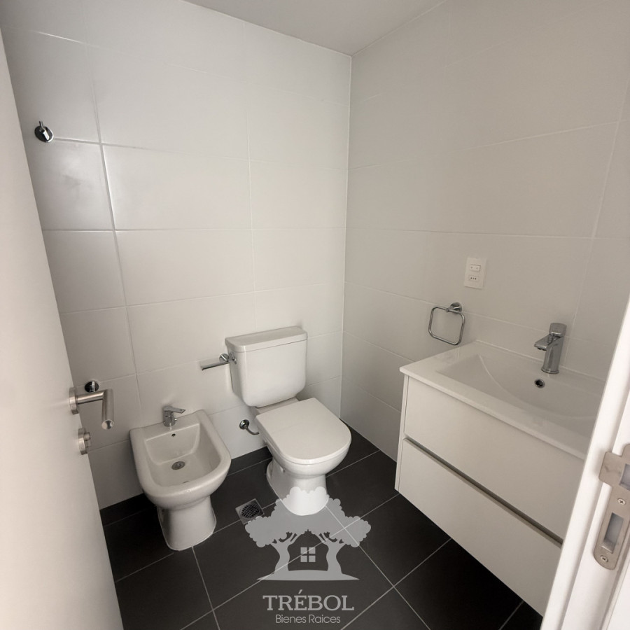 Apartamento ID.435 - Venta Apartamento 2 Dormitorios con Garage Centro Montevideo B