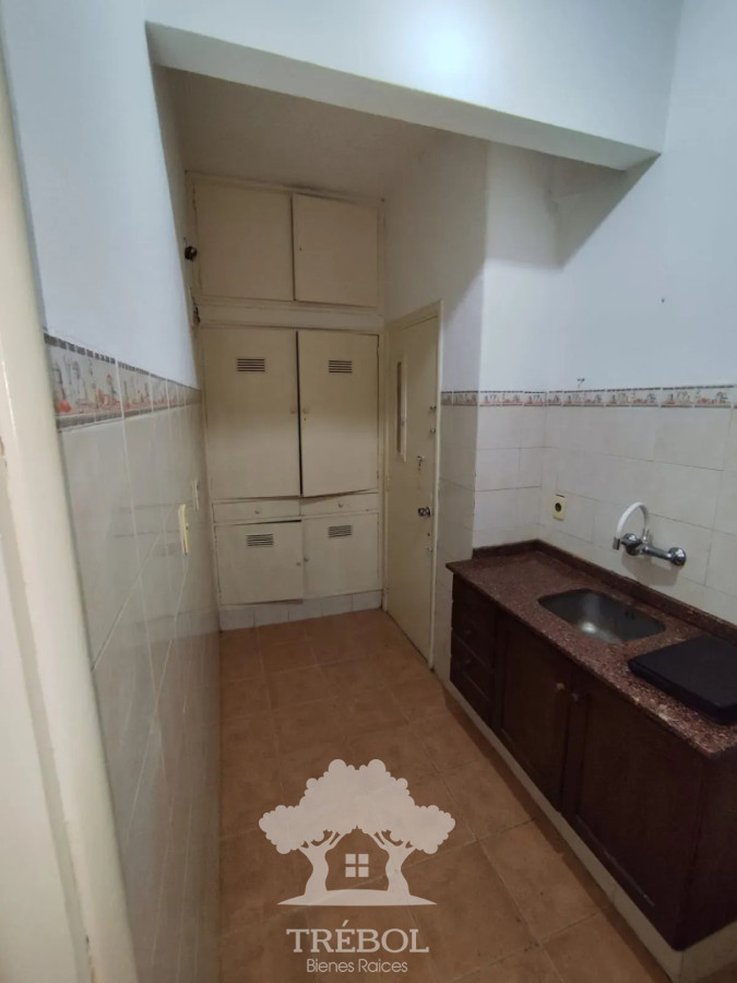 Apartamento ID.300 - Alquiler Apartamento 3 Dormitorios Centro Montevideo D