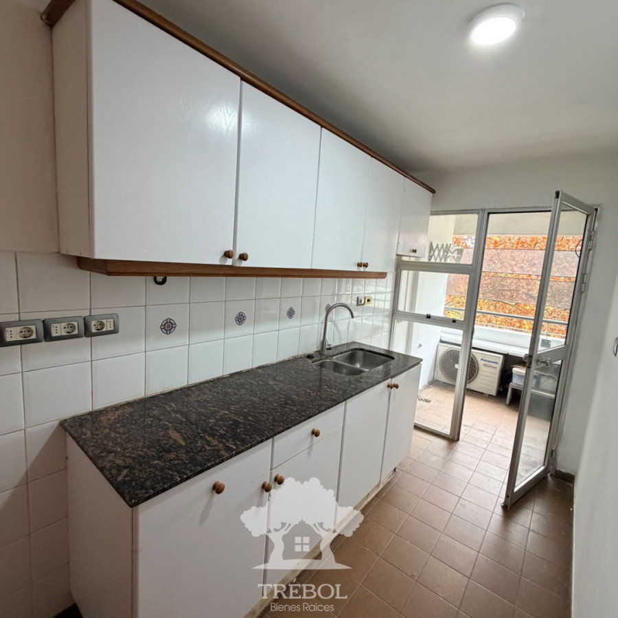 Apartamento ID.323 - Alquiler Apartamento 2 Dormitorios Tres Cruces Montevideo V 
