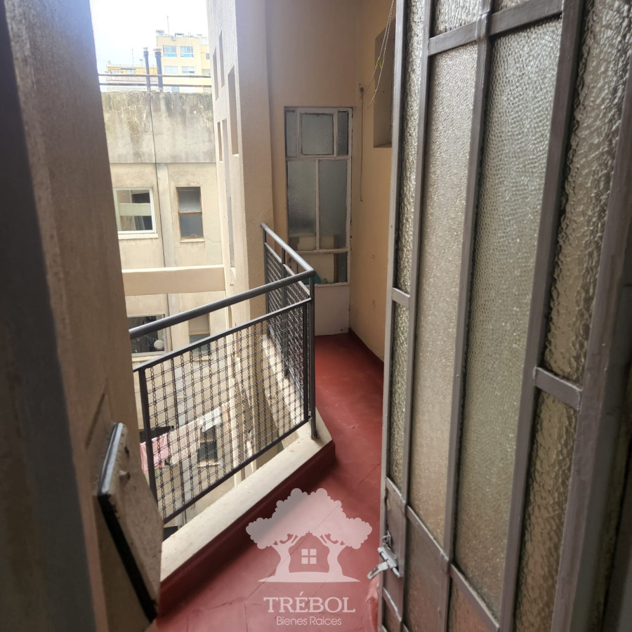 Apartamento ID.98 - Alquiler Apartamento 3 Dormitorios Centro Montevideo M