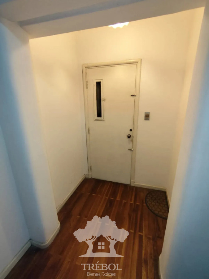 Apartamento ID.300 - Alquiler Apartamento 3 Dormitorios Centro Montevideo D