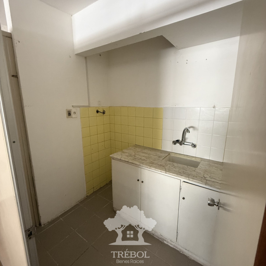 Apartamento ID.200 - Alquiler Monoambiente Centro Montevideo B