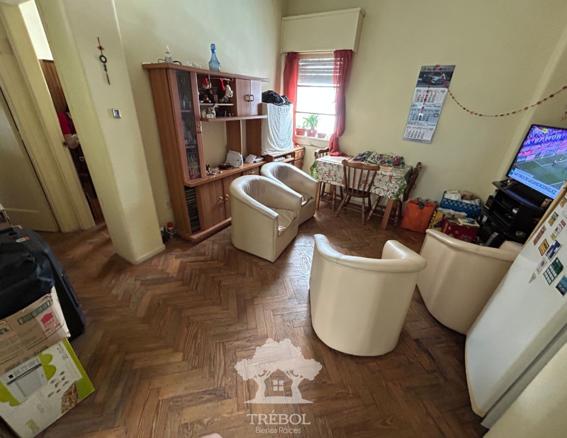 Apartamento ID.138 - Venta Apartamento 2 Dormitorios con Renta Ciudad Vieja Montevideo B