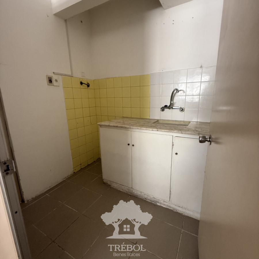 Apartamento ID.200 - Alquiler Monoambiente Centro Montevideo B