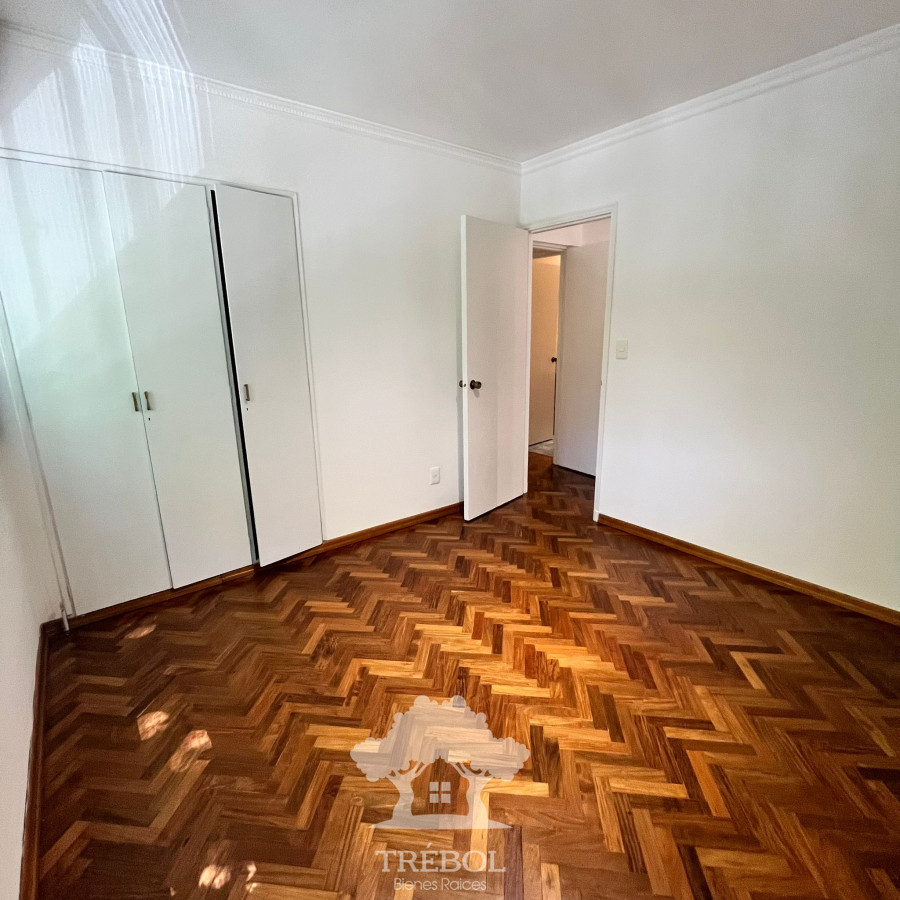 Apartamento ID.137 - Alquiler Apartamento 4 Dormitorios Pocitos Montevideo D