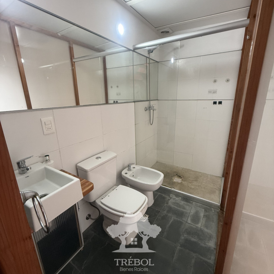 Apartamento ID.237 - Alquiler apartamento triplex Palermo Montevideo B