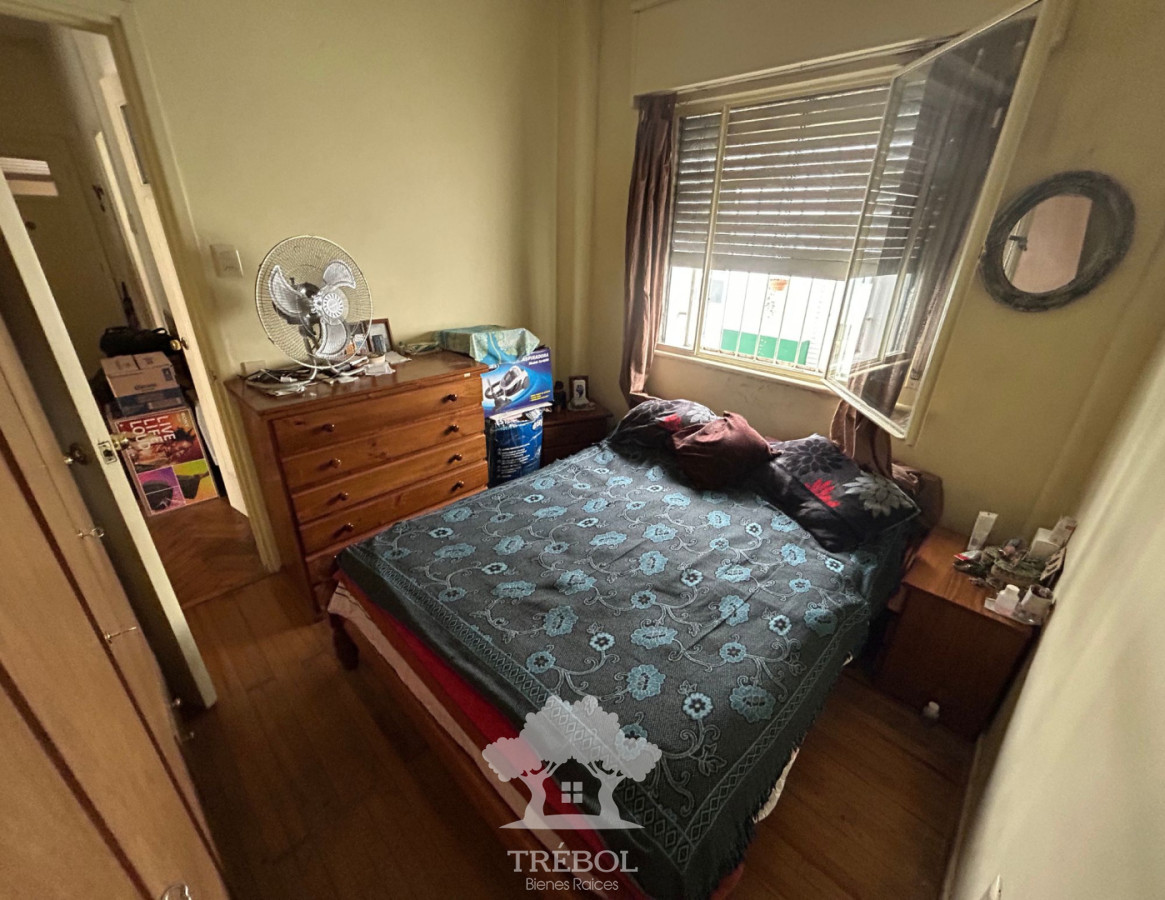 Apartamento ID.138 - Venta Apartamento 2 Dormitorios con Renta Ciudad Vieja Montevideo B