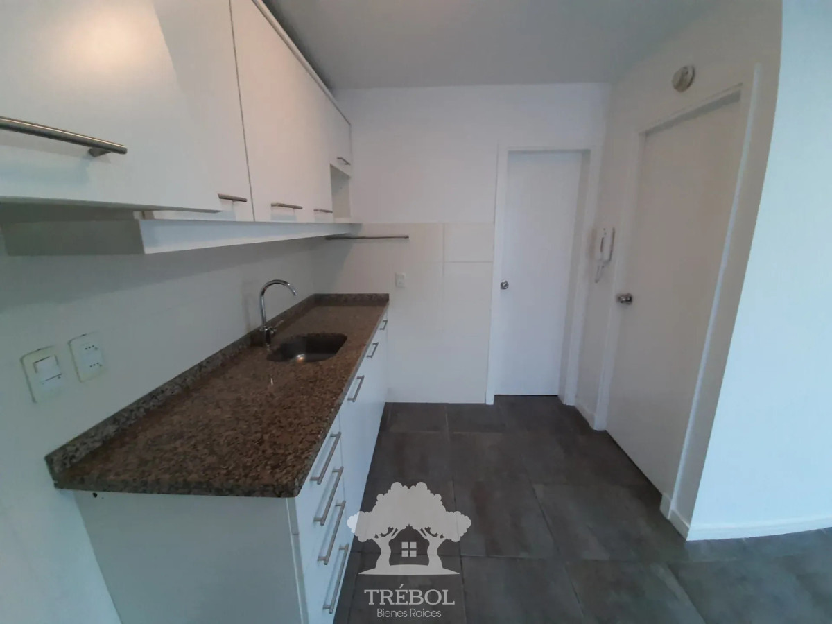 Apartamento ID.211 - Alquiler Apartamento 1 Dormitorios Parque Batlle Montevideo D